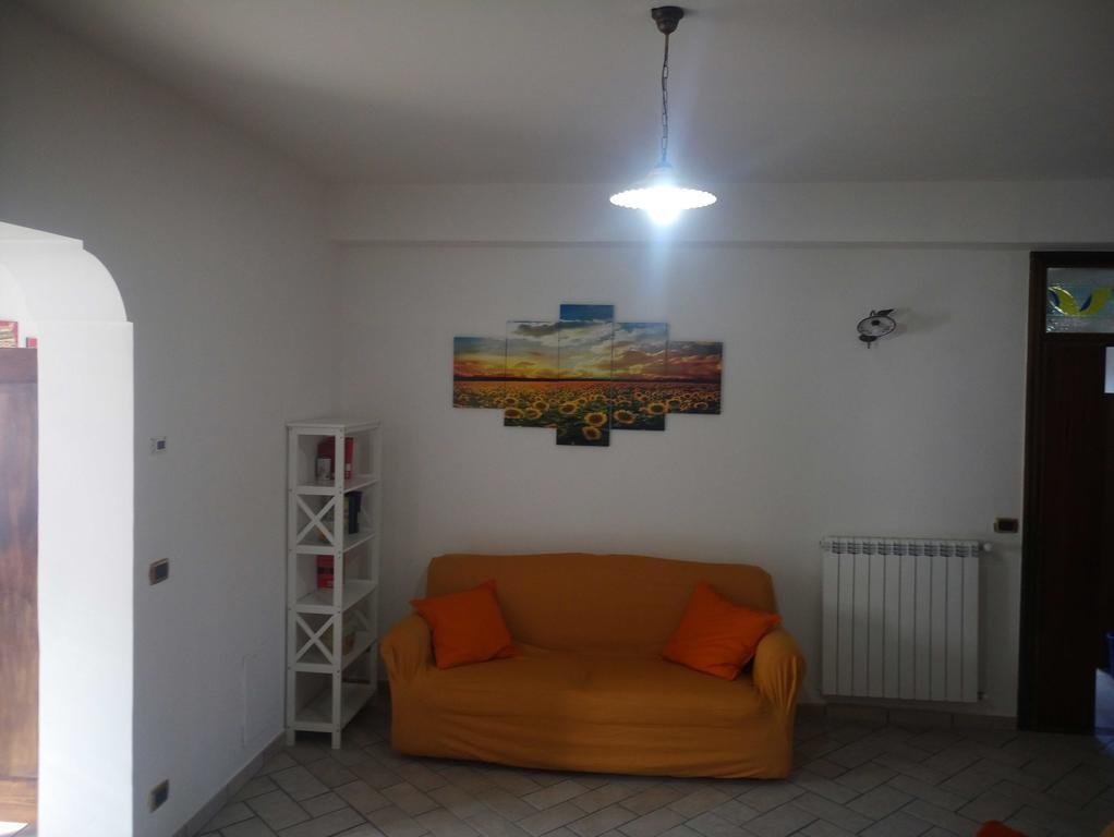 La Casa Dei Fiori - Ospitalita Diffusa アジェーロラ エクステリア 写真