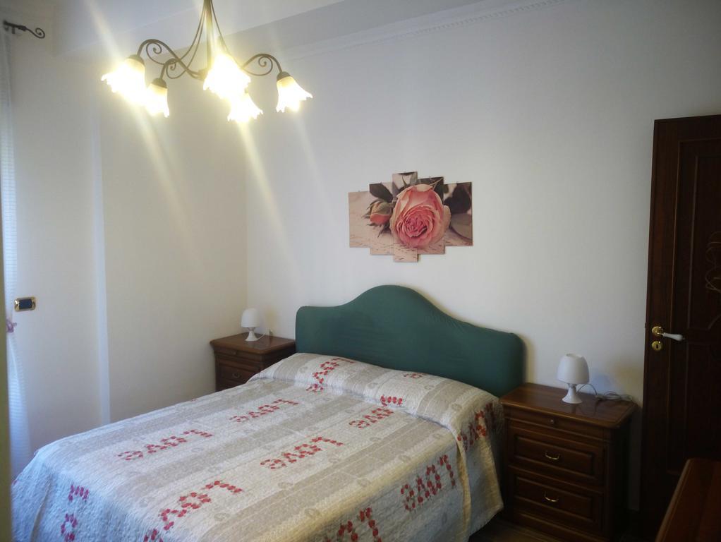 La Casa Dei Fiori - Ospitalita Diffusa アジェーロラ エクステリア 写真